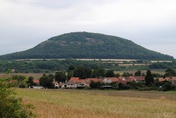 Hora Říp od Ctiněvsi, autor: Jan Čermák